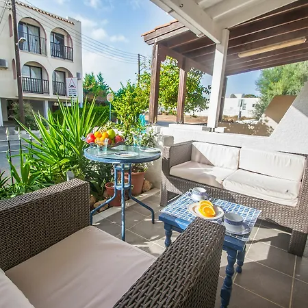 Chrysland Apartment *